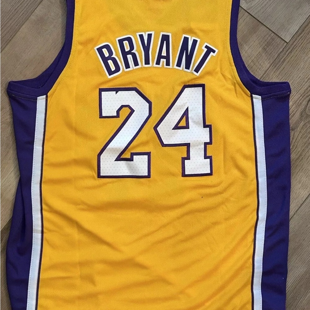 Kobe Bryant LA Lakers #24 Gold Kids Youth Medium 10/12 Basketball Jersey